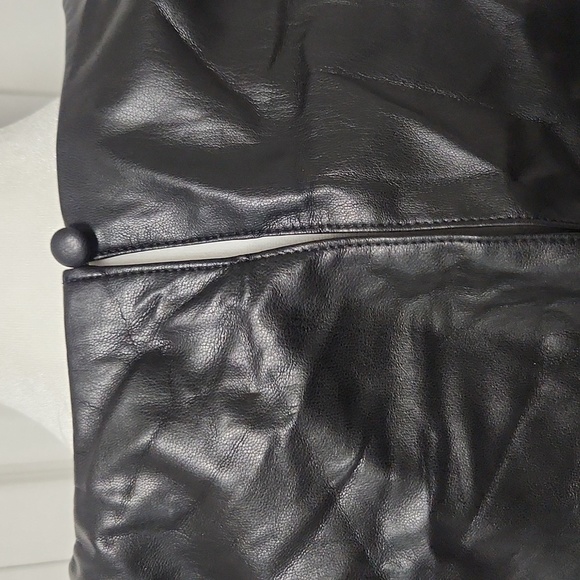 Good American Strong Shoulder Faux Leather Bodysuit - Picture 7 of 8